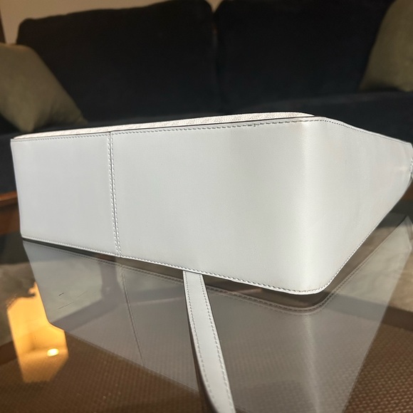 NWT Michael Kors Signature Logo Jessie Large Top Zip Tote in Soft Sky Bag - Picture 14 of 15